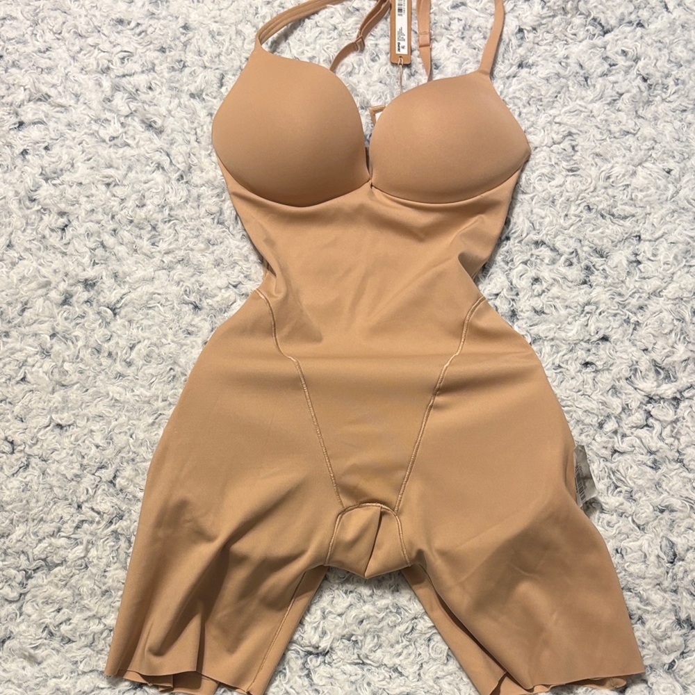 SKIMS ULTIMATE MID THIGH BODYSUIT NWT clay - Picture 5 of 6